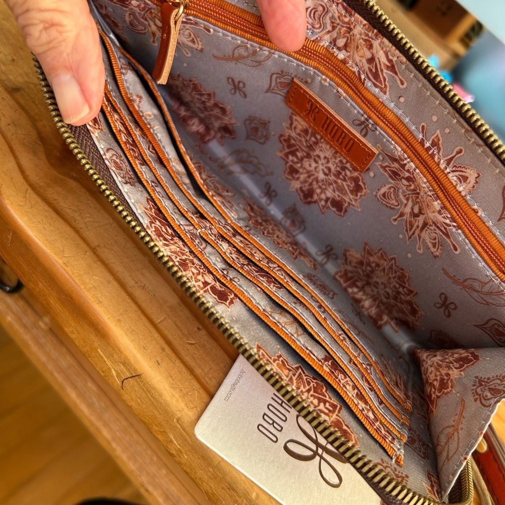 NWT Hobo Rove Zipper Wallet Wristlet - Picture 3 of 5